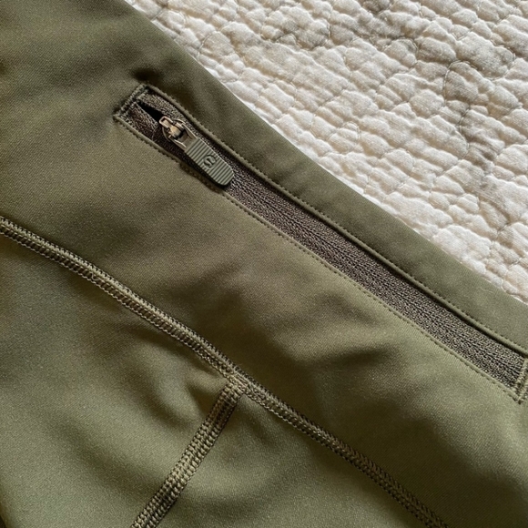 NWOT LULULEMON Swift Speed Capri sz 12 - Picture 3 of 5